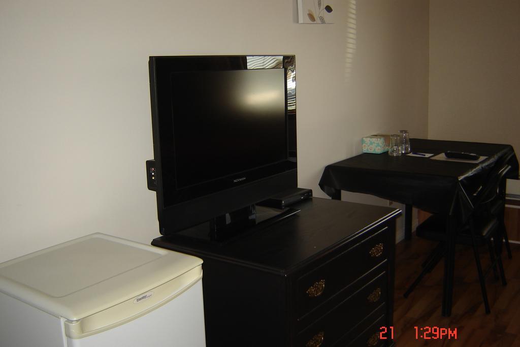 Midway Motel Radisson 객실 사진